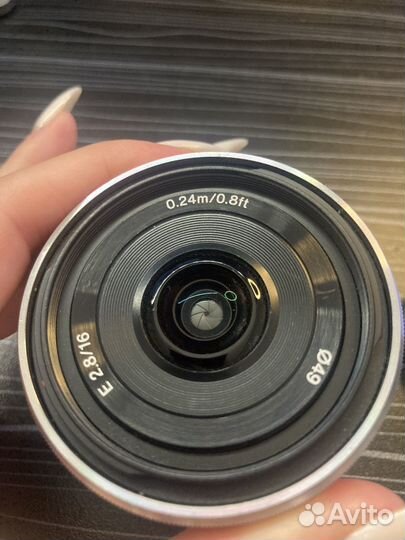 Объектив Sony E 16mm f/2.8