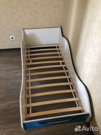 Детская кровать машина с матрасом