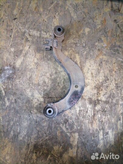 Рычаг подвески задний правый Volkswagen Jetta 5