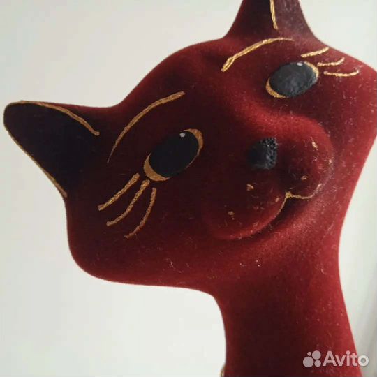 Статуэтка-копилка кошка из фарфора