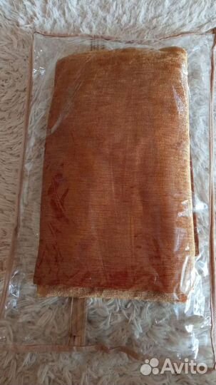 Штора из золотистого шенилла