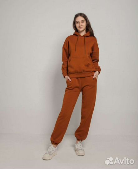 Спортивный костюм новый на флисе