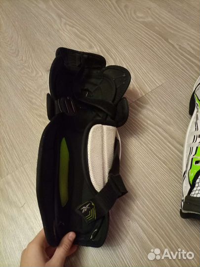 Хоккейные наколенники детские