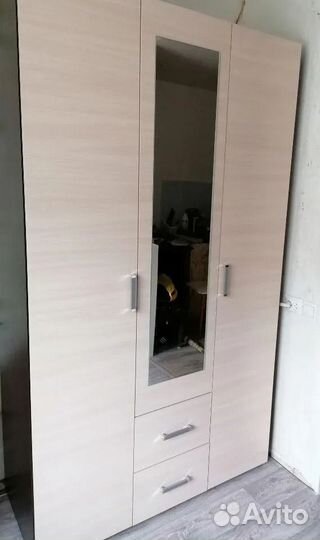 Шкаф трехстворчатый Эва