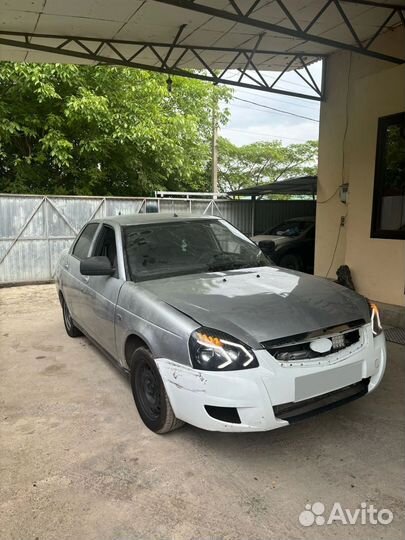 LADA Priora 1.6 МТ, 2012, битый, 300 000 км