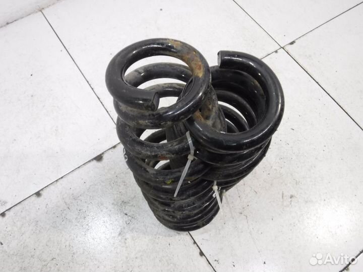 Пружина передняя