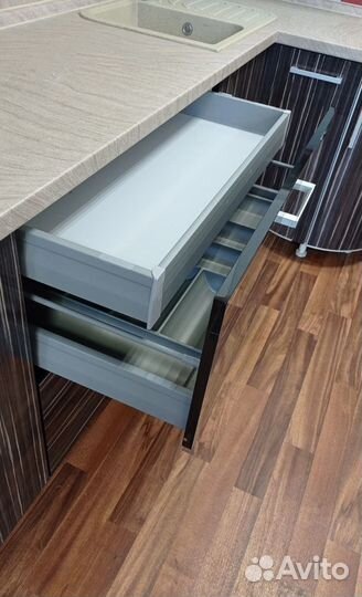 Кухня пластик