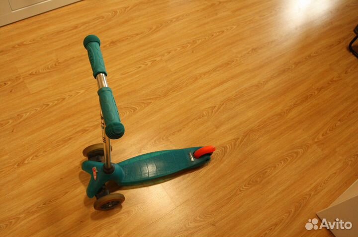 Самокат Mini Micro deluxe (Швейцария)