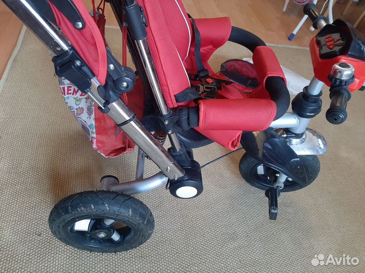 Детский велосипед с ручкой