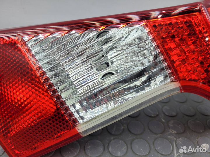 Фонарь задний правый Volvo Xc70 BZ B6324S 3.2 2009