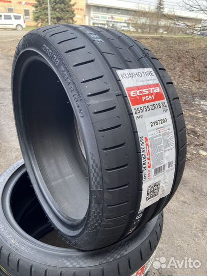 Kumho Ecsta PS91 225/40 R18 и 255/35 R18 94Y