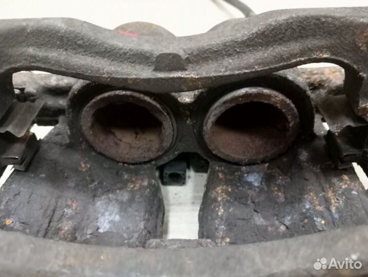 Суппорт задний левый Mercedes-Benz Sprinter W906