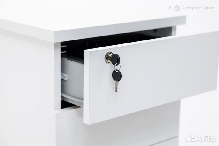 Офисная мебель для персонала Skid