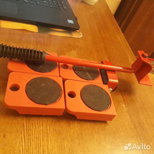 Домкрат для мебели