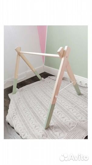 Развивающая стойка Монтессори для новорожденных