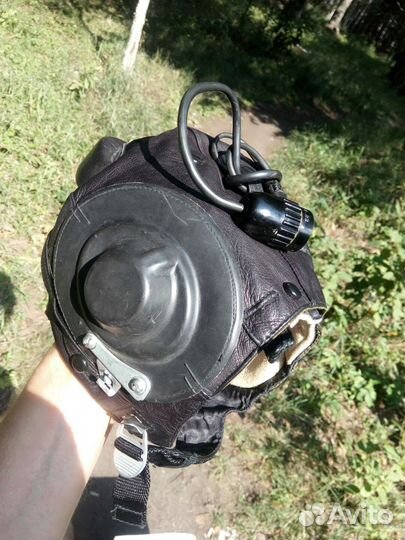 Авиационный шлем с документами