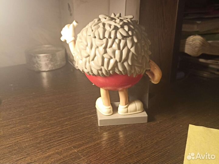Игрушка m&m которая даёт драже