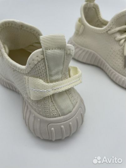 Детские кроссовки yeezy