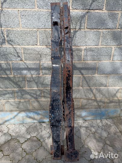 Подрамник газ 21