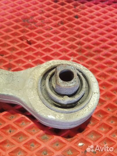 Рычаг передний левый Volkswagen Passat