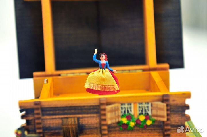 1966г reuge Музыкальный Домик Шкатулка с балериной