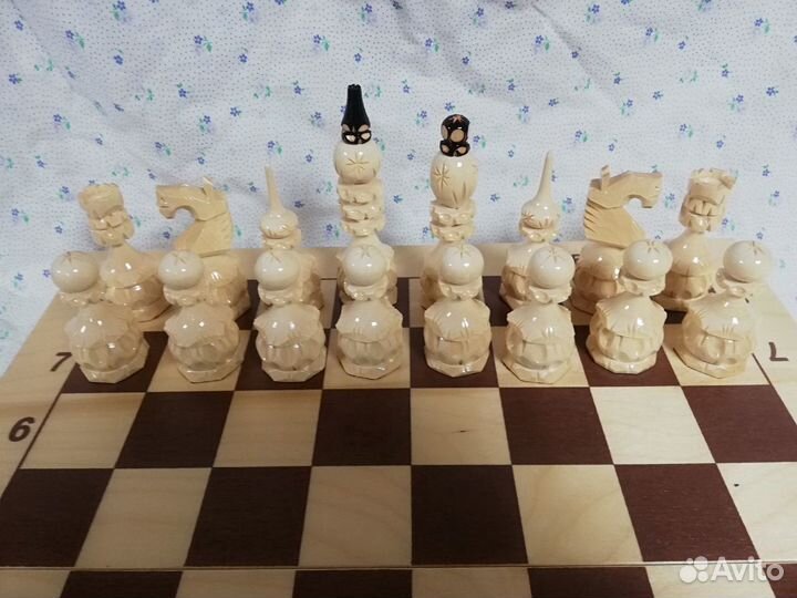 Большие красивые резные шахматы