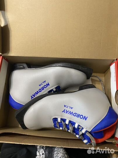 Лыжные ботинки