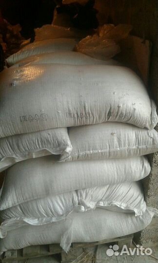 Ячмень в мешках