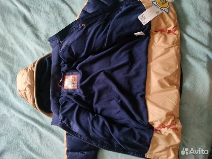 Продам куртку для девочки