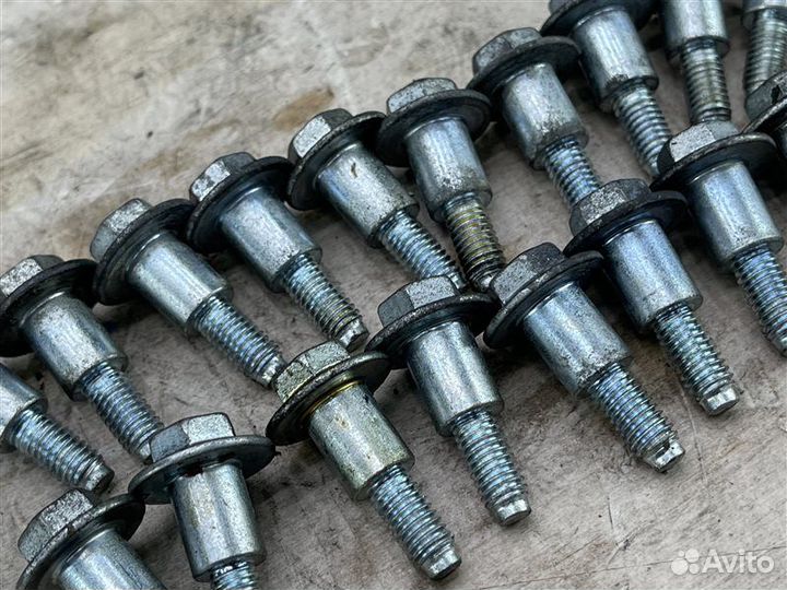 Болты клапанной крышки Nissan Skyline V36 VQ25HR