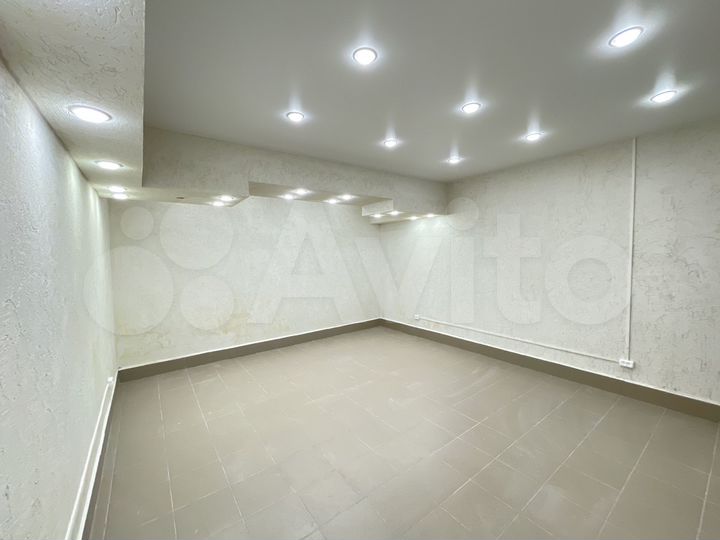 Помещение, 18,8 м2, новый ремонт, первая линия