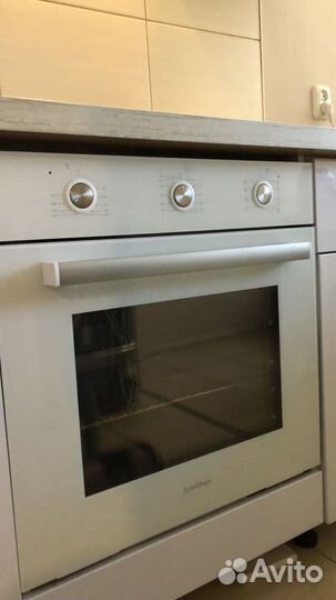 Встраиваемый электрический духовой шкаф белый