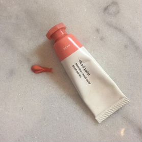 Продам жидкие румяна Glossier