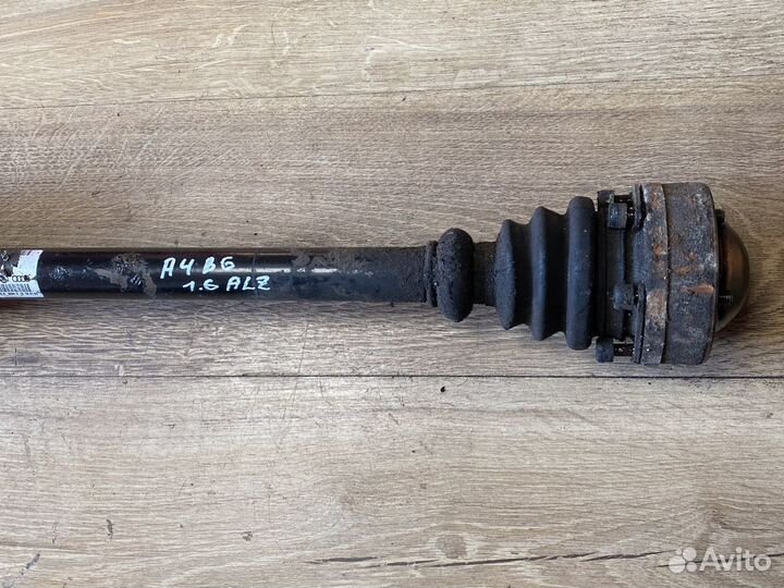 Audi a4 б6 правая полуосьот 1,6 бензин ALZ