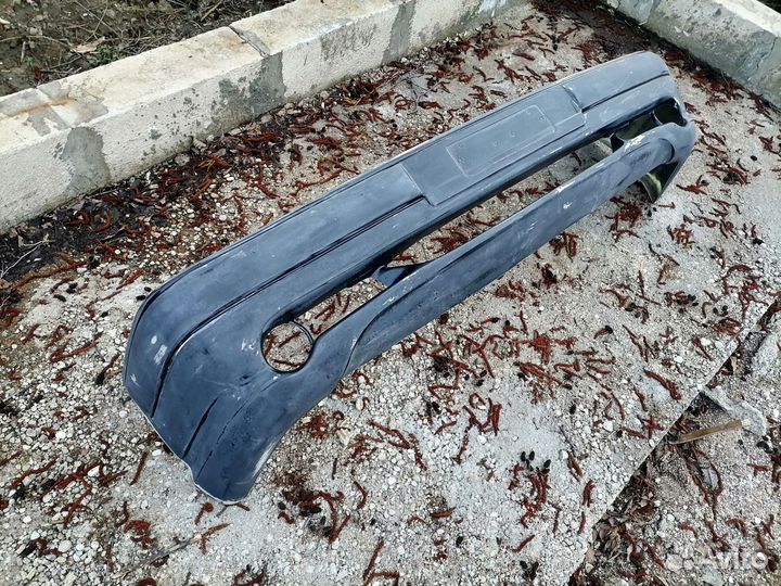 Передний бампер мерседес бенц Е210