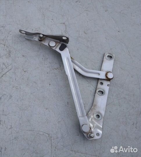 Петля крышки багажника Форд Фокус 2