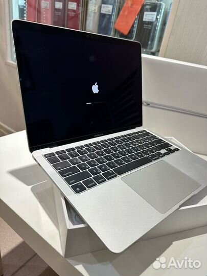 Apple MacBook Air 13 - 2020, M1, 8/256Gb, Silver