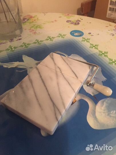 Мраморная Швейцарская сыро-резка