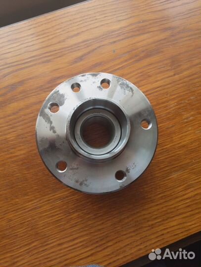 Ступица с подшипником koyo dacf 1018L