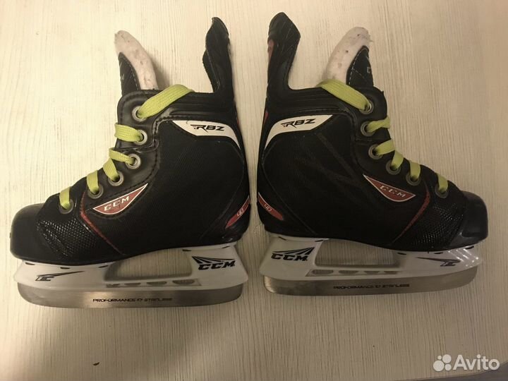 Коньки хоккейные