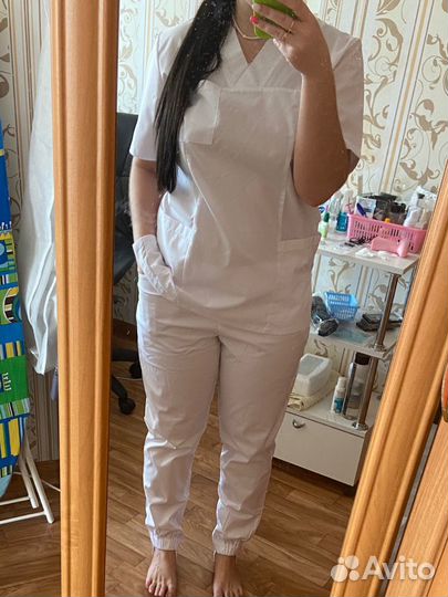 Медицинский костюм женский