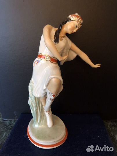 Фарфоровые статуэтки дулево