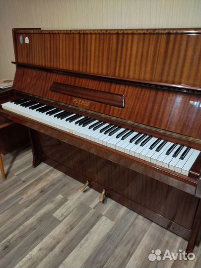 Пианино Petrof