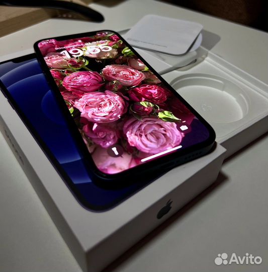 iPhone 12, 64 ГБ