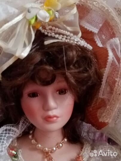Кукла фарфоровая коллекционная