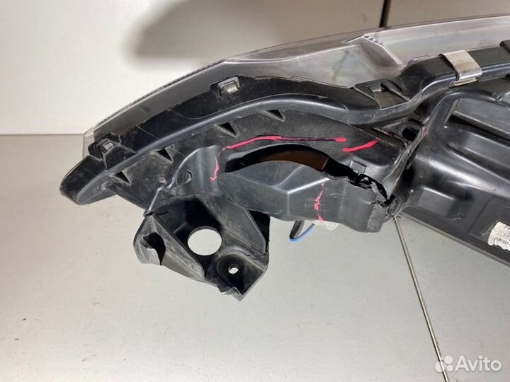 Фара галогеновая правая Mitsubishi Outlander 3