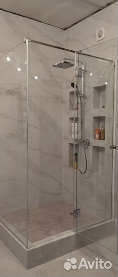 Стеклянная шторка для ванной