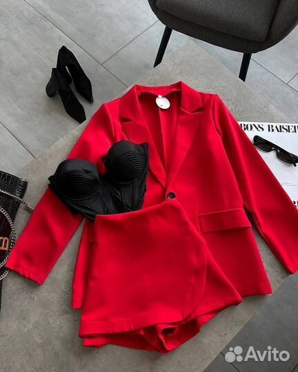 Костюм женский