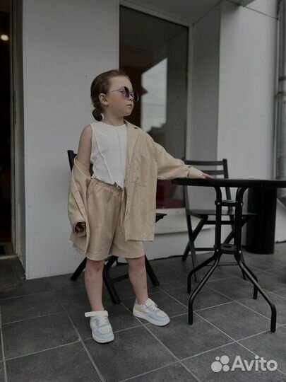 В продаже костюм лен для девочки