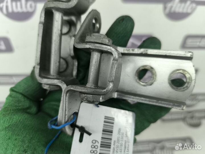 Петля двери задняя левая Toyota Camry XV30